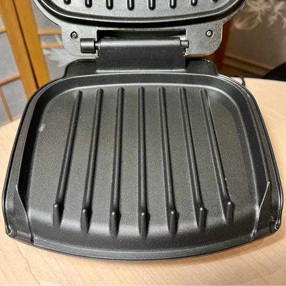 Salton George Foreman Grilling Machine Electric Contact Grill Model GR-10A White - Picture 7 of 8